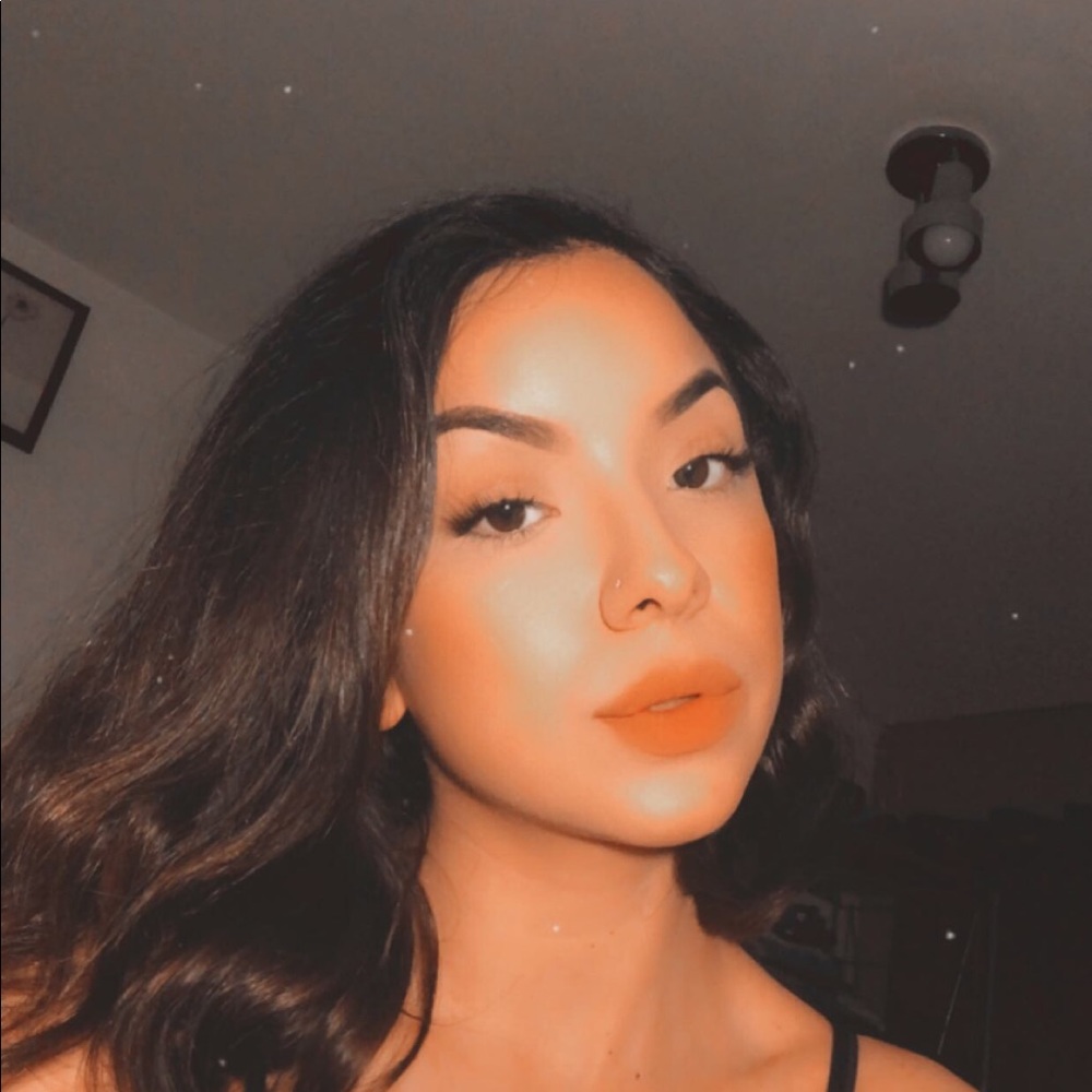 Meet your Posher, Valerie